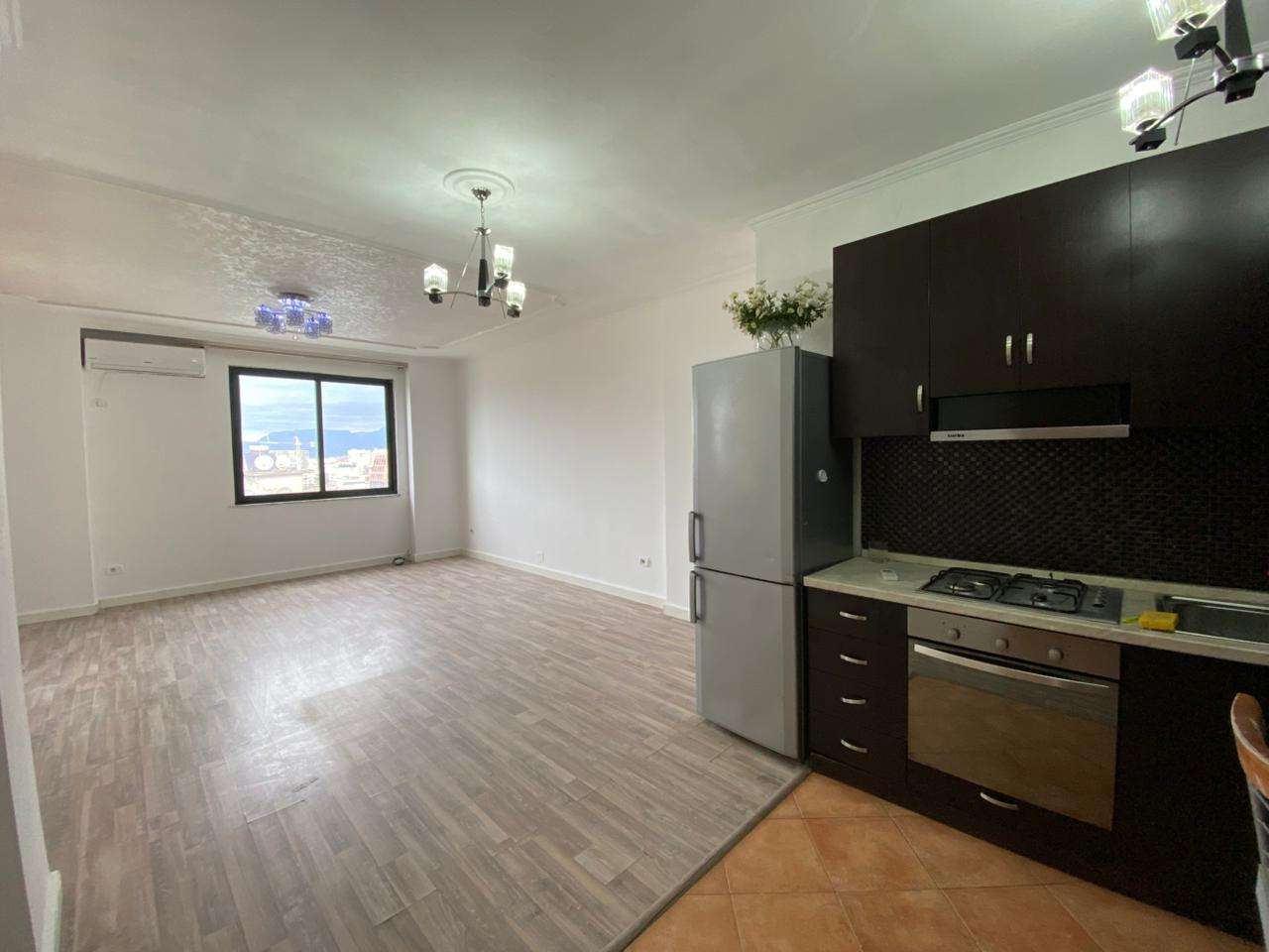 Apartament 3+1, Myslym Shyri
