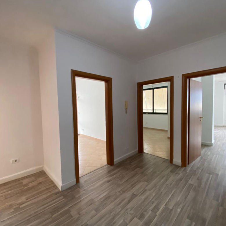 Apartament 3+1, Myslym Shyri